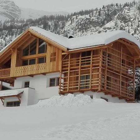 شقة Surrounded By Green - Luxury Chalet At The Foot Of The Dolomites لا فيلا المظهر الخارجي الصورة