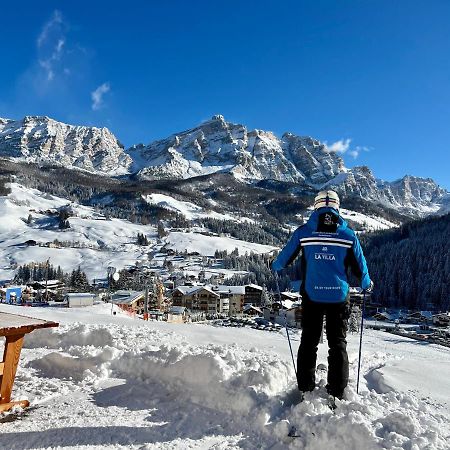 شقة Surrounded By Green - Luxury Chalet At The Foot Of The Dolomites لا فيلا المظهر الخارجي الصورة