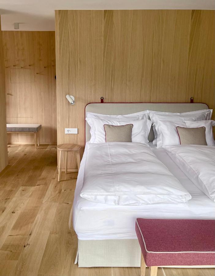 شقة Surrounded By Green - Luxury Chalet At The Foot Of The Dolomites لا فيلا المظهر الخارجي الصورة